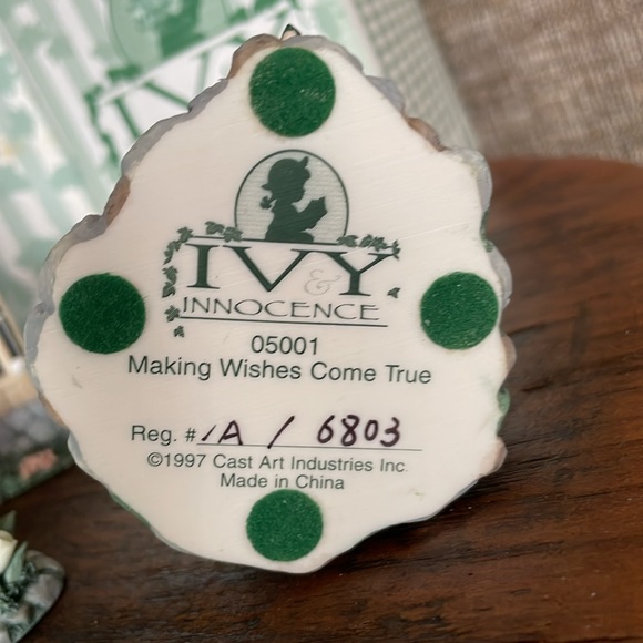 Ivy & Innocence Chapter 1 Parker’s Bed & Breakfast 4 pc - Picture 14 of 15